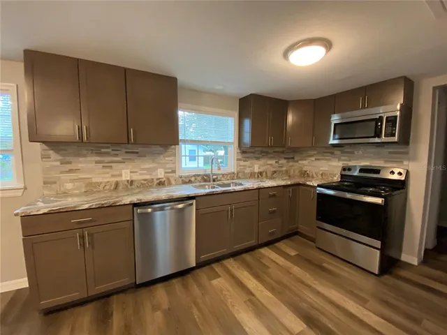 $1,875 | 4609 5th Street, Zephyrhills, FL 33542