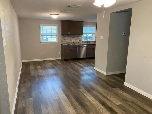 $1,875 | 4609 5th Street, Zephyrhills, FL 33542