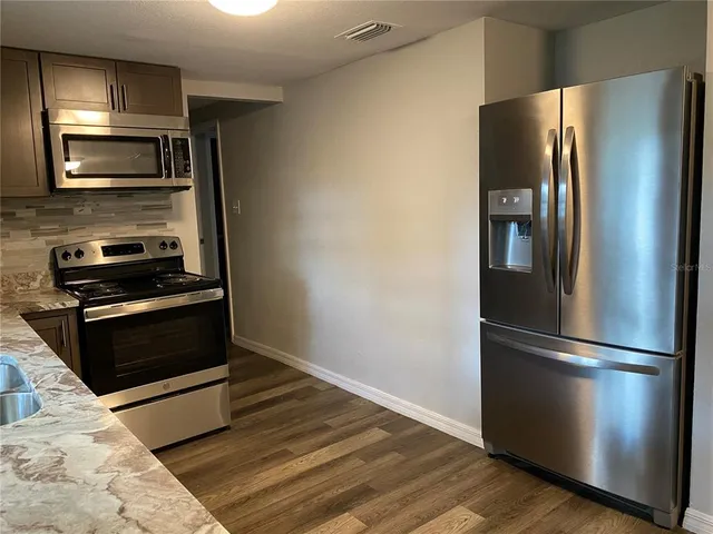 $1,875 | 4609 5th Street, Zephyrhills, FL 33542