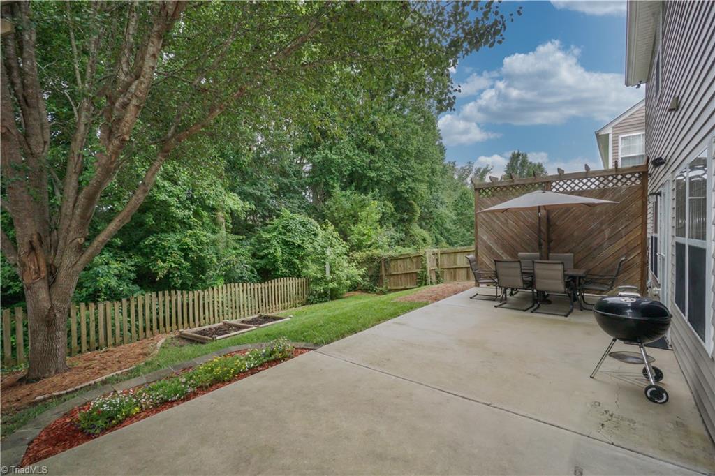 851 Jennifer Lane High Point, NC 27265 - Photo 24 of 28 Patio/backyard