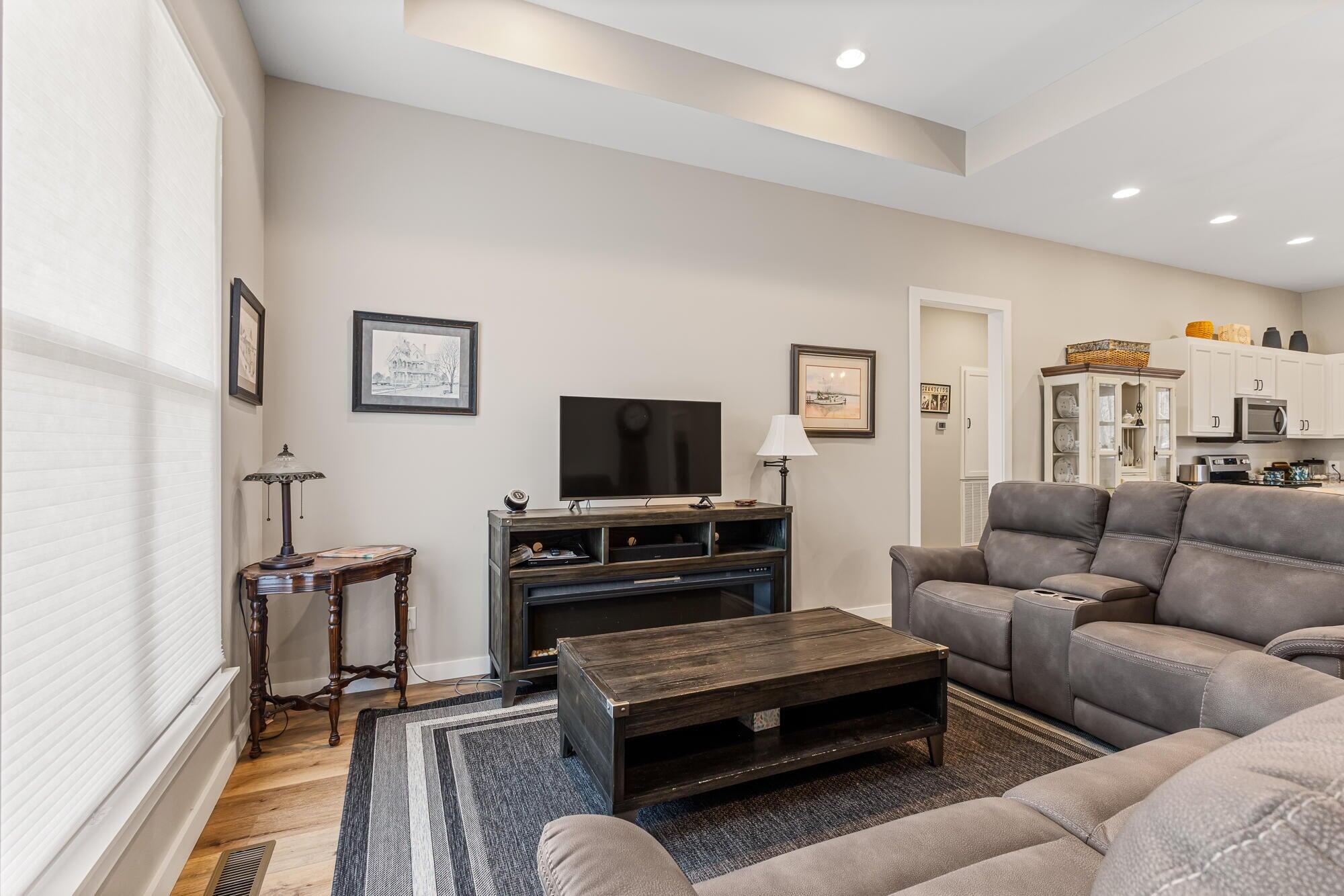 100 Shadows Lawn Drive Athens, TN 37303 - Photo 13 of 32 20260115021428433287000000-o