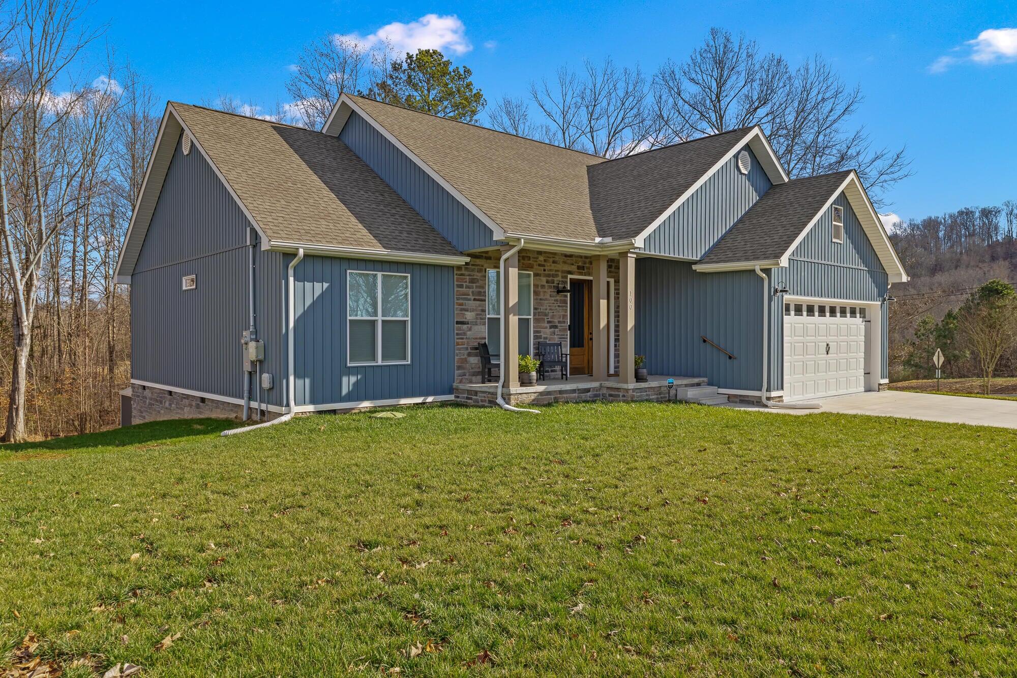 100 Shadows Lawn Drive Athens, TN 37303 - Photo 2 of 32 20260115021412440822000000-o