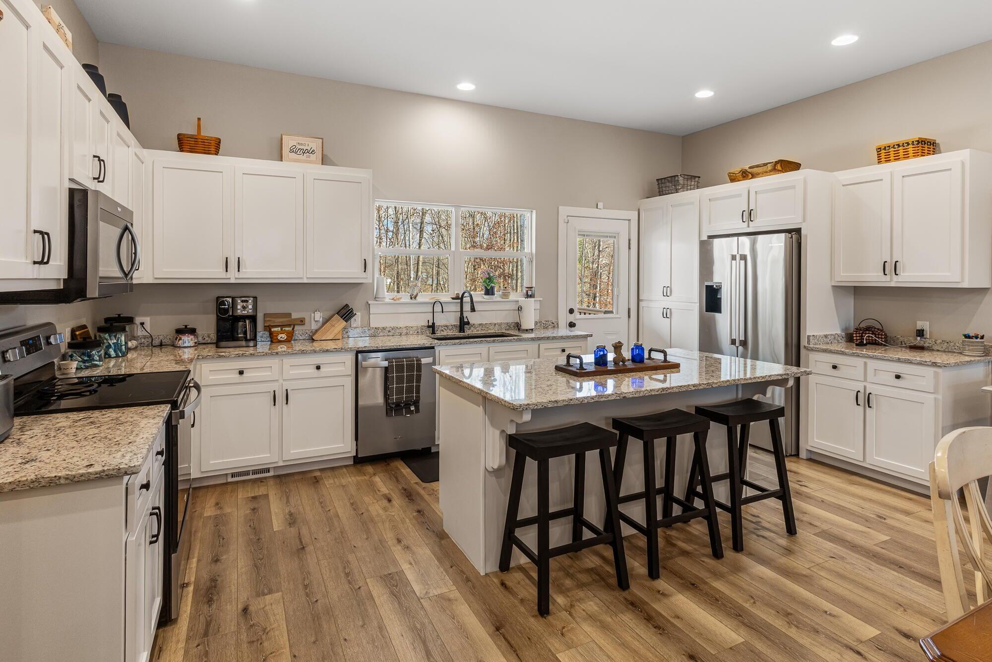 100 Shadows Lawn Drive Athens, TN 37303 - Photo 9 of 32 20260115021432852659000000-o