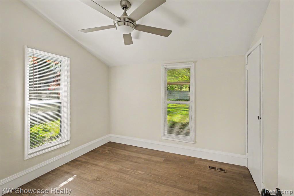 349 West Livingston Road Highland, MI 48357 - Photo 9 of 26