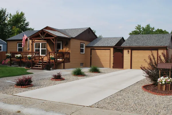 $299,500 | 722 South 13th Street, Worland, WY 82401