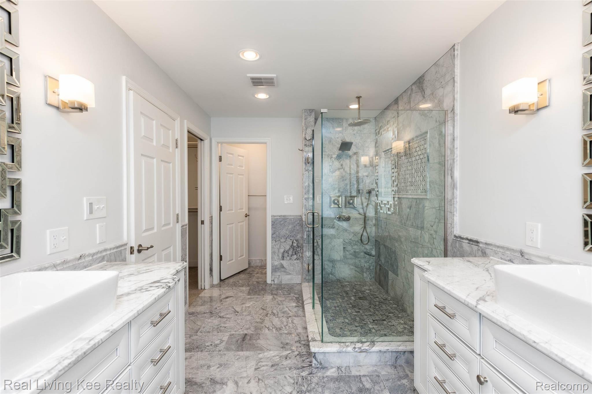 24775 Reeds Pointe Drive Novi, MI 48374 - Photo 23 of 38 24775 Reeds Pointe Dr-29.jpg