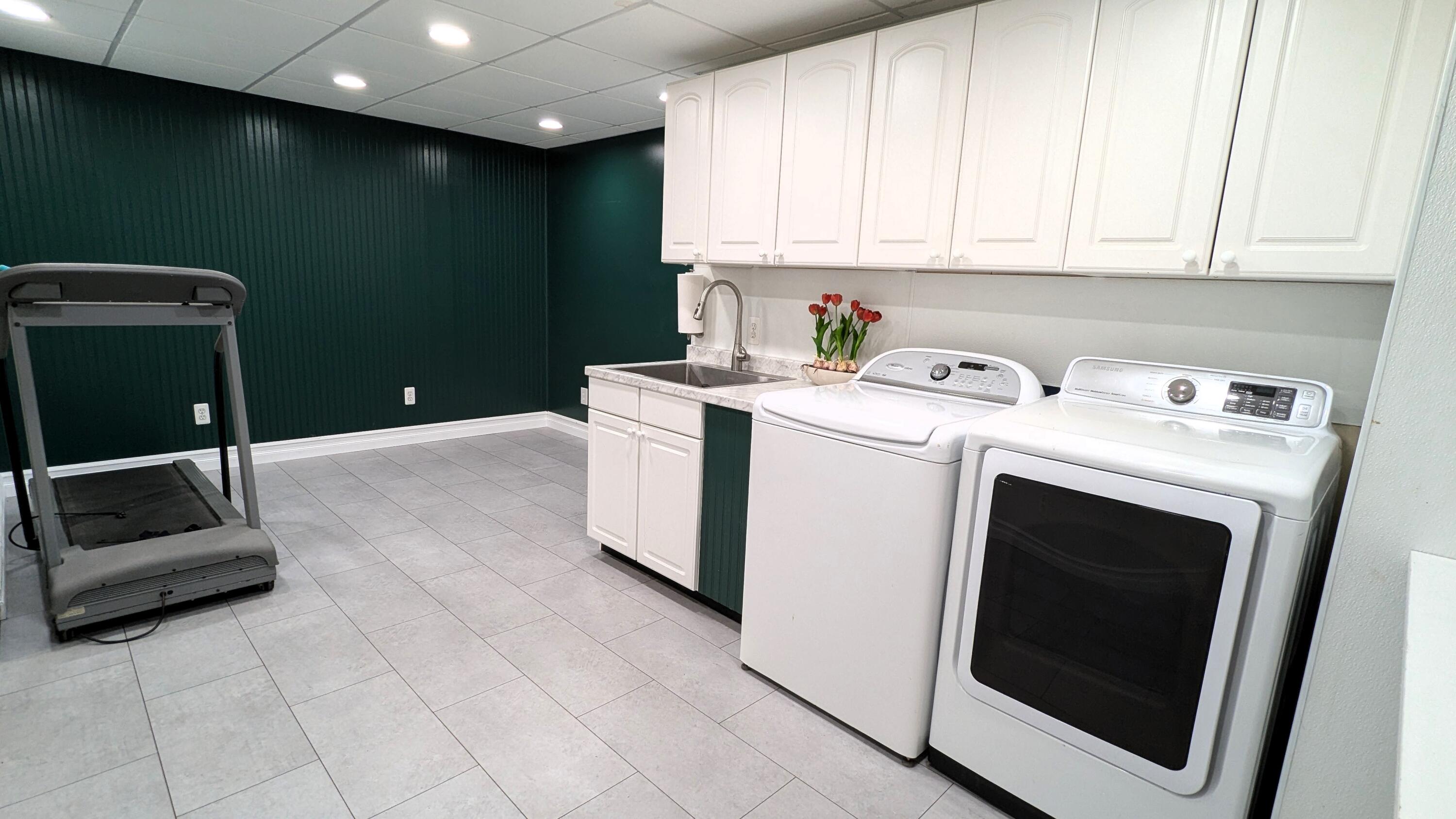 8074 West Allen Road Fowlerville, MI 48836 - Photo 35 of 43 Laundry Room with Bonus Space