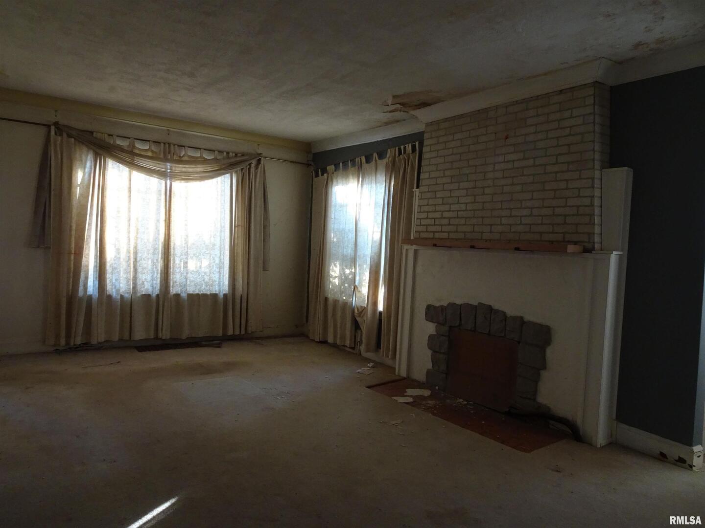 1515 Jersey Ridge Road Davenport, IA 52803 - Photo 4 of 31 Gallery Image 4