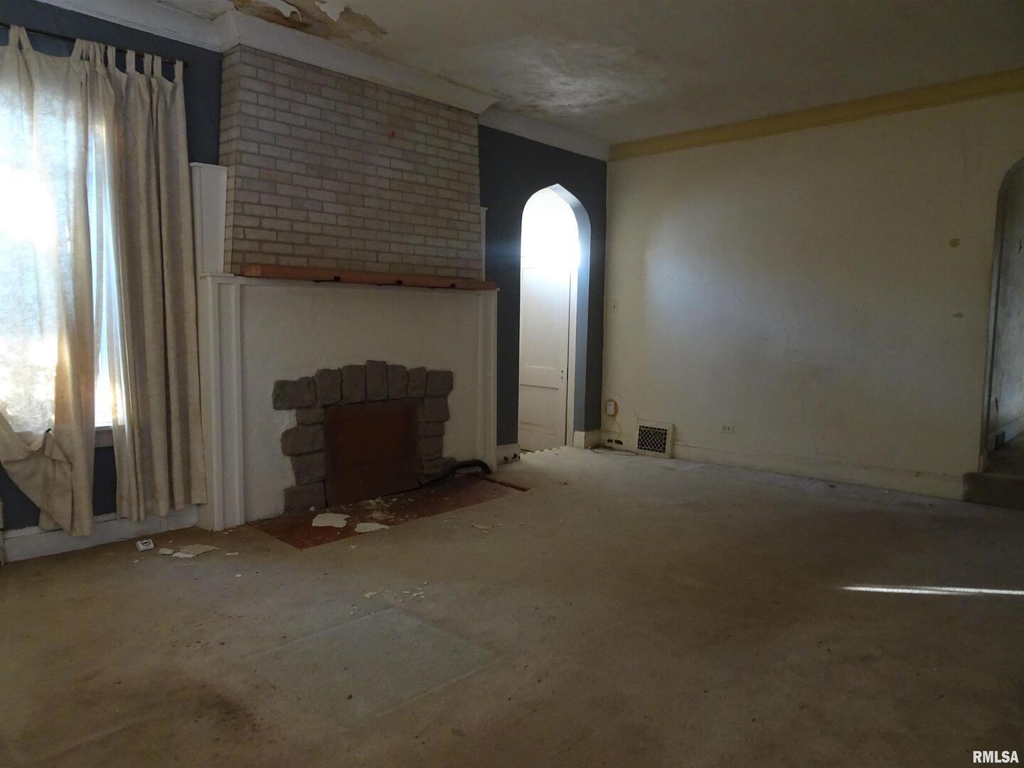 1515 Jersey Ridge Road Davenport, IA 52803 - Photo 5 of 31 Gallery Image 5
