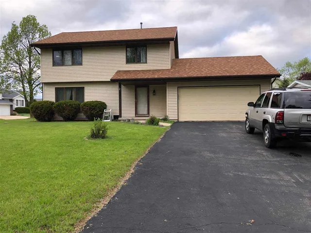 $2,100 | 2 Newbury Circle, Madison, WI 53711