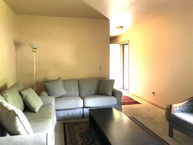 $2,100 | 2 Newbury Circle, Madison, WI 53711