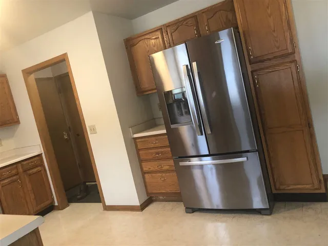 $2,100 | 2 Newbury Circle, Madison, WI 53711