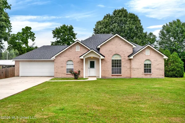 $269,000 | 200 Glenwood Drive, Carriere, MS 39426