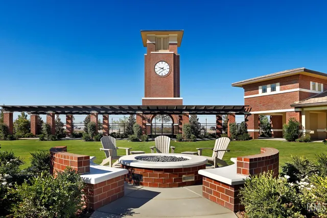 $638,435 | Undisclosed Address, Bakersfield, CA 93311