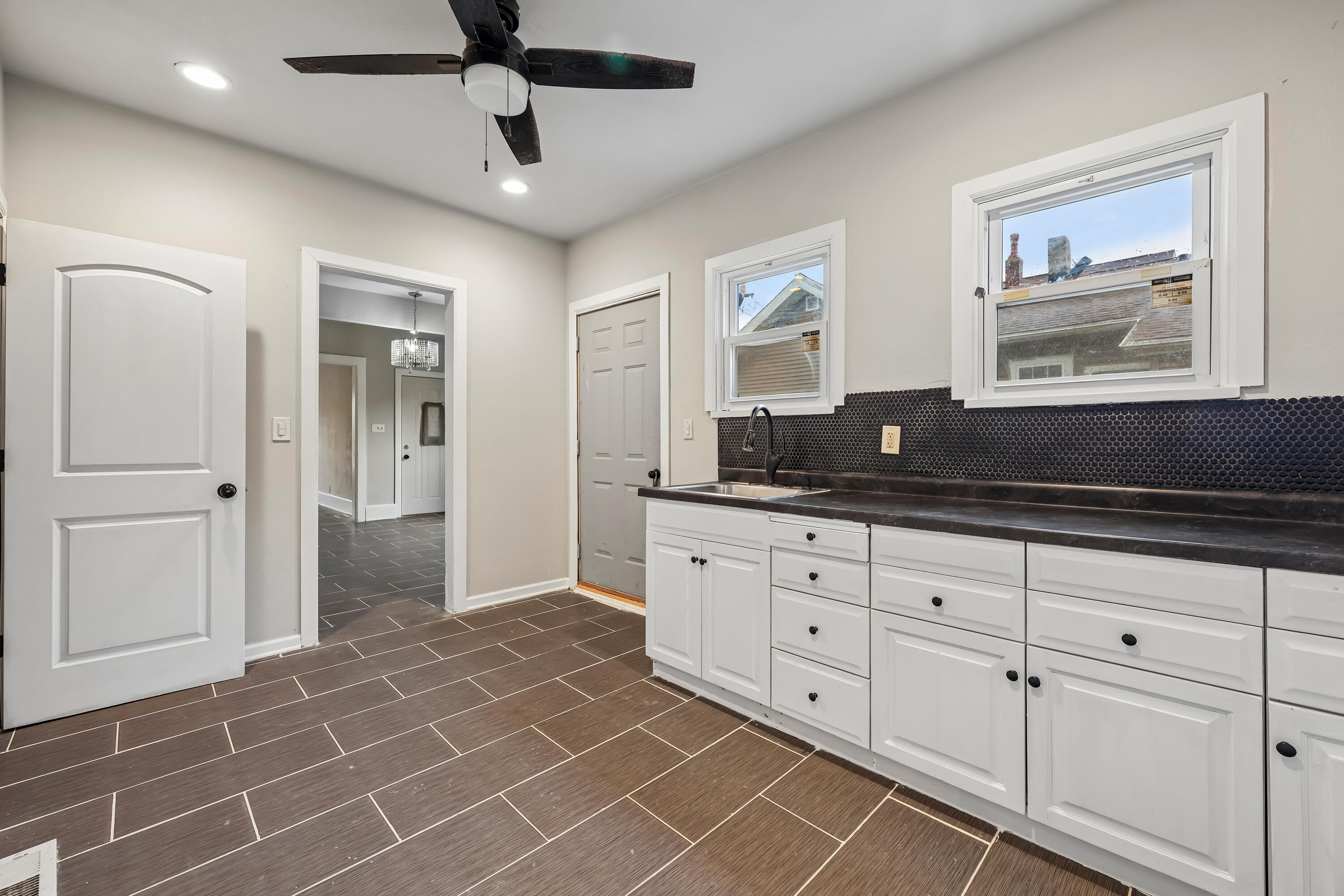 1222 Summit Avenue Racine, WI 53404 - Photo 7 of 22 7-print-Summit Ave-S2506-007