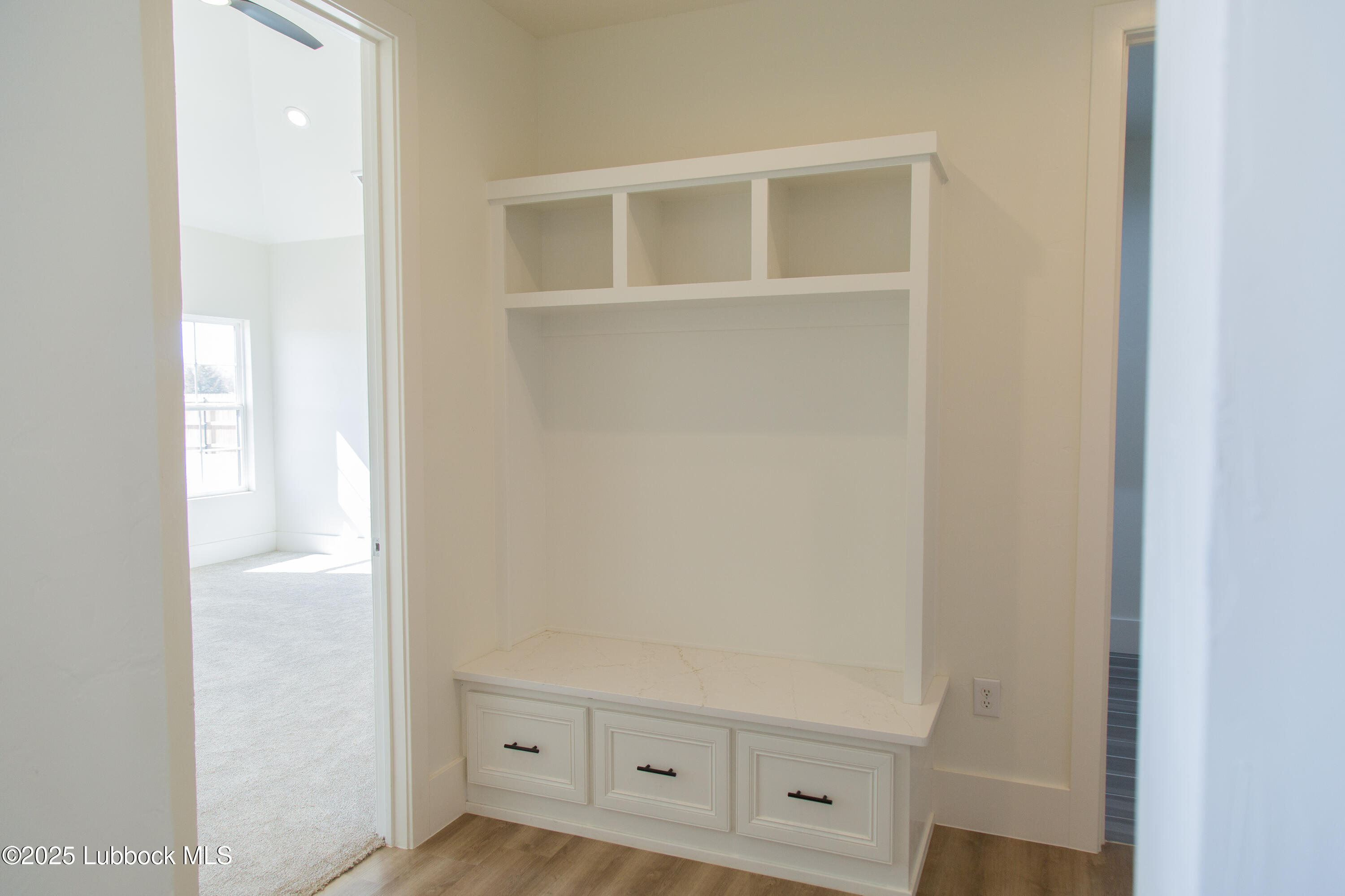 7211 West 12th Street Plainview, TX 79072 - Photo 21 of 48 a view of an empty room
