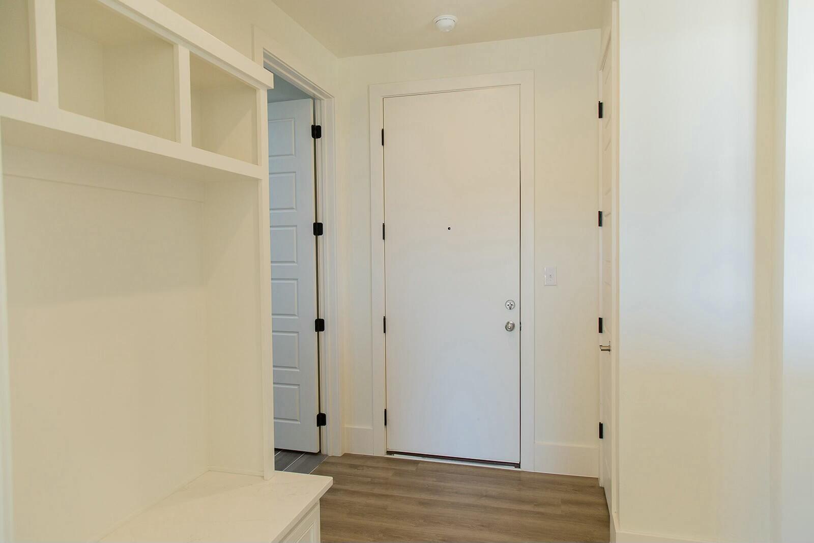 7211 West 12th Street Plainview, TX 79072 - Photo 22 of 48 a view of a bathroom with wooden floor