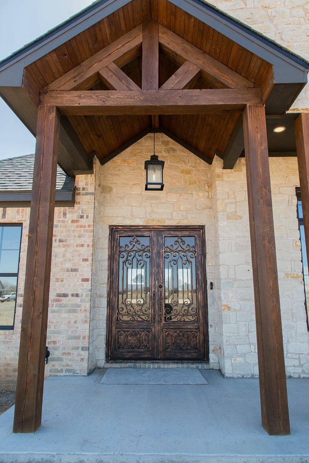 7211 West 12th Street Plainview, TX 79072 - Photo 5 of 48 a view of entryway