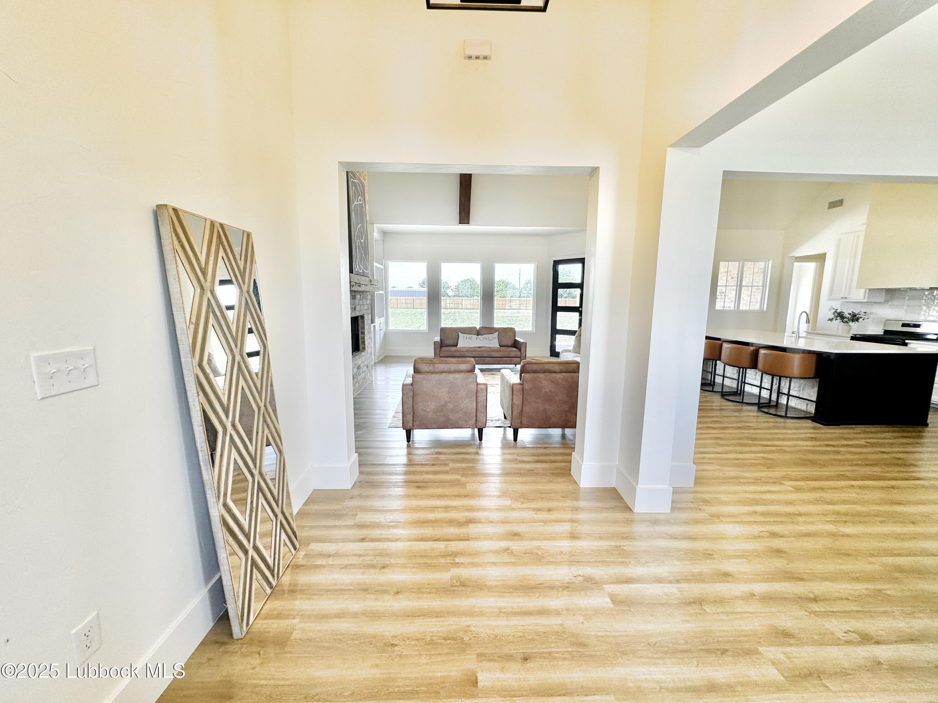 7211 West 12th Street Plainview, TX 79072 - Photo 6 of 48 a view of a living room