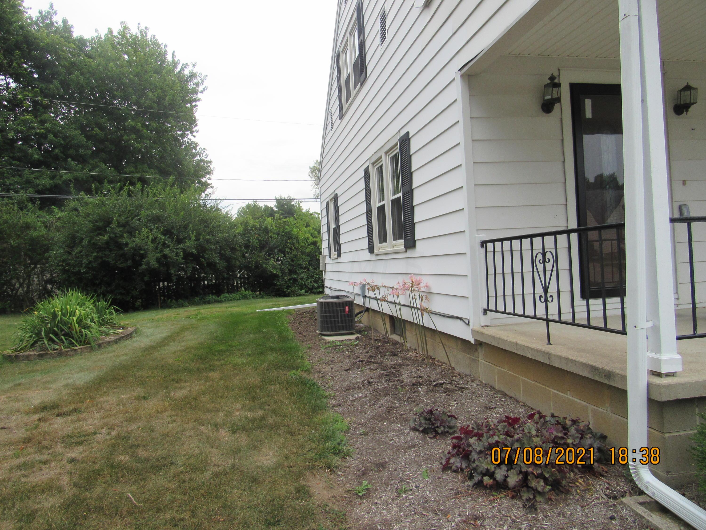 556 Springhollow Road Circleville, OH 43113 - Photo 3 of 18 Gallery Image 3