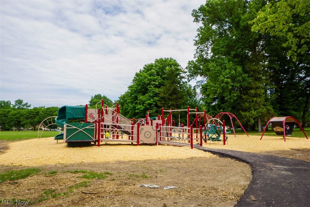 1115 Rutherford Road Cleveland, OH 44112 - Photo 22 of 25 Forest Hills Park