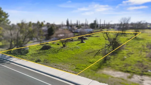 $176,000 | 1736 North Beale Road, Marysville, CA 95901