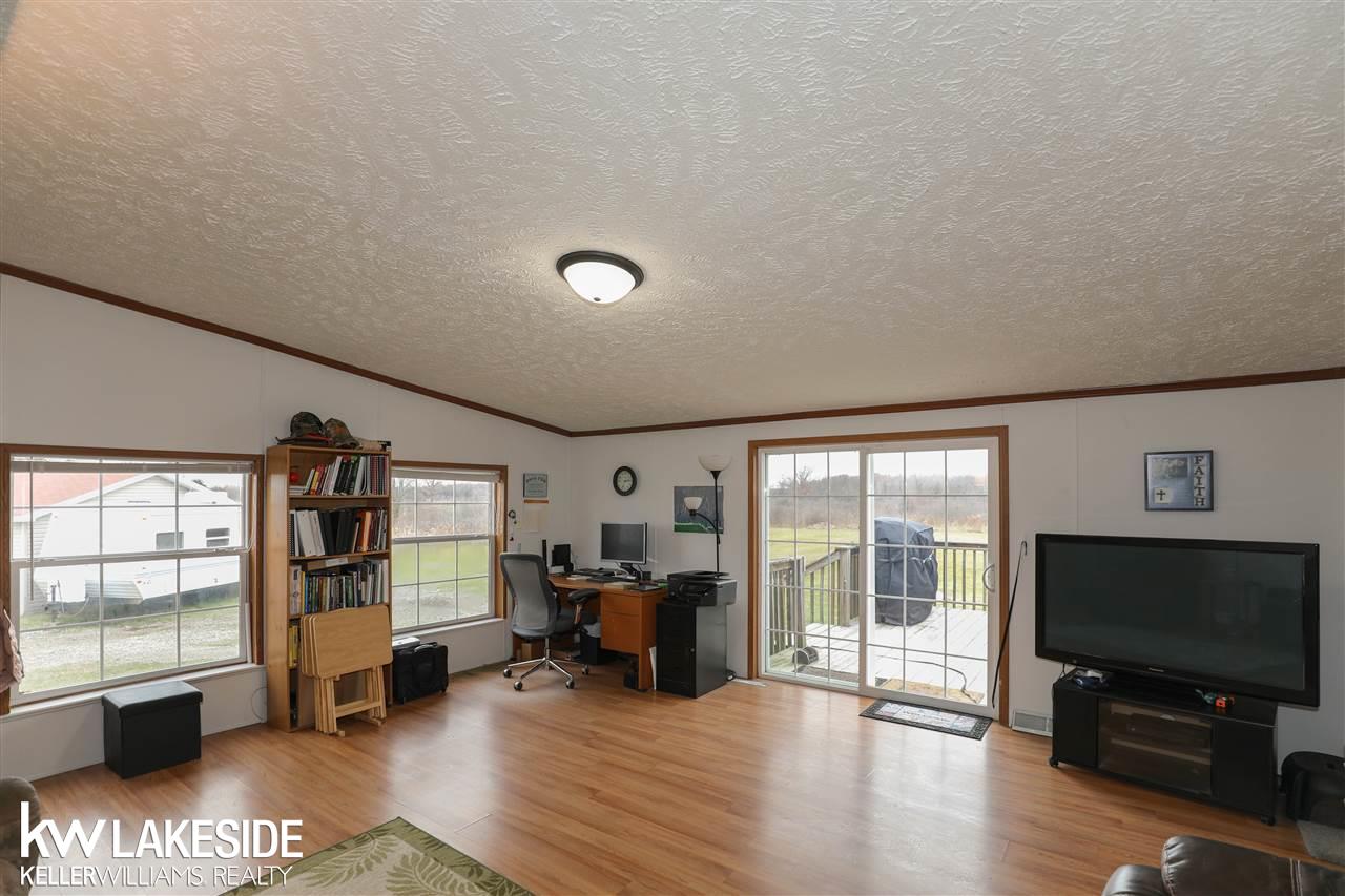 15988 Imlay City Road Capac, MI 48014 - Photo 18 of 37 50001033-17.JPG