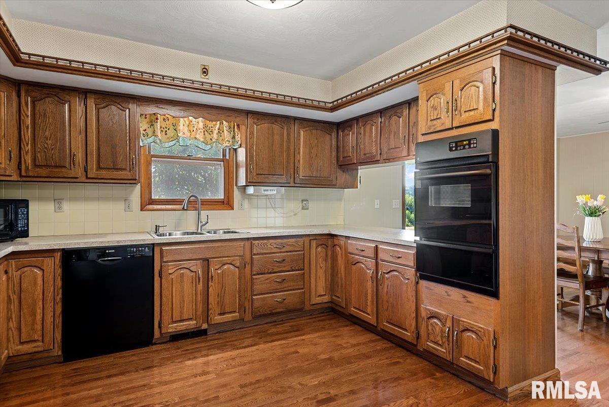 542 Sattley Street Rochester, IL 62563 - Photo 8 of 35