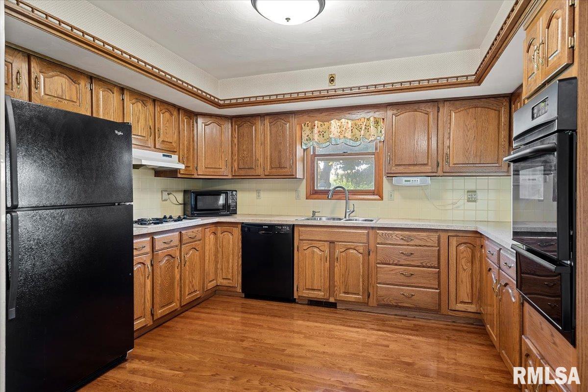 542 Sattley Street Rochester, IL 62563 - Photo 9 of 35