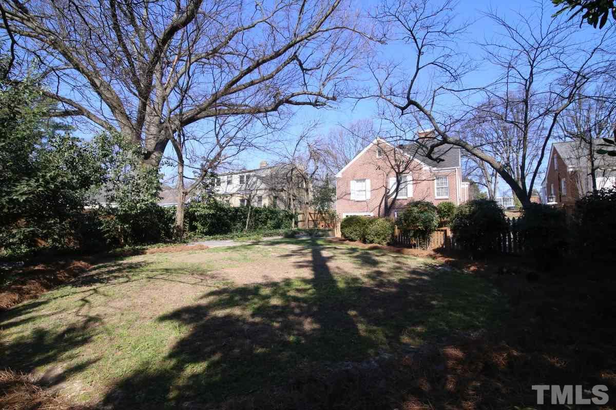 1011 Peace Street Raleigh, NC 27605 - Photo 25 of 25 a view of a yard with a tree