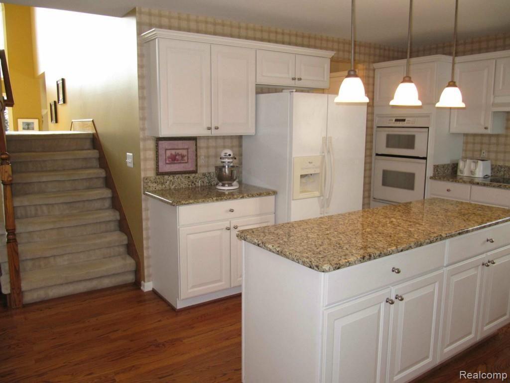 1412 Tulberry Circle Rochester, MI 48306 - Photo 14 of 35 DualStaircase.jpg