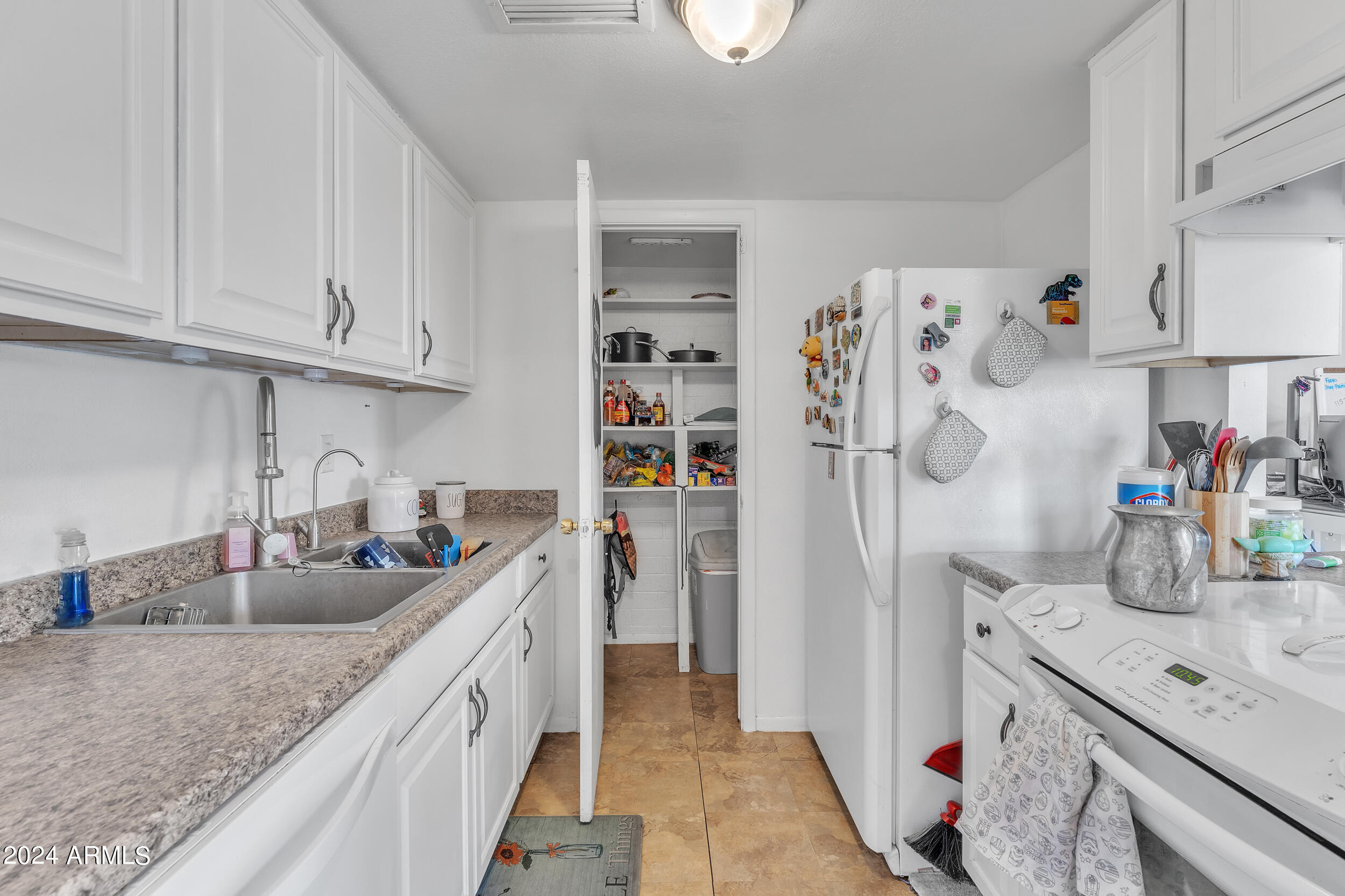 1018 East Redfield Road Tempe, AZ 85283 - Photo 8 of 25 a7301187