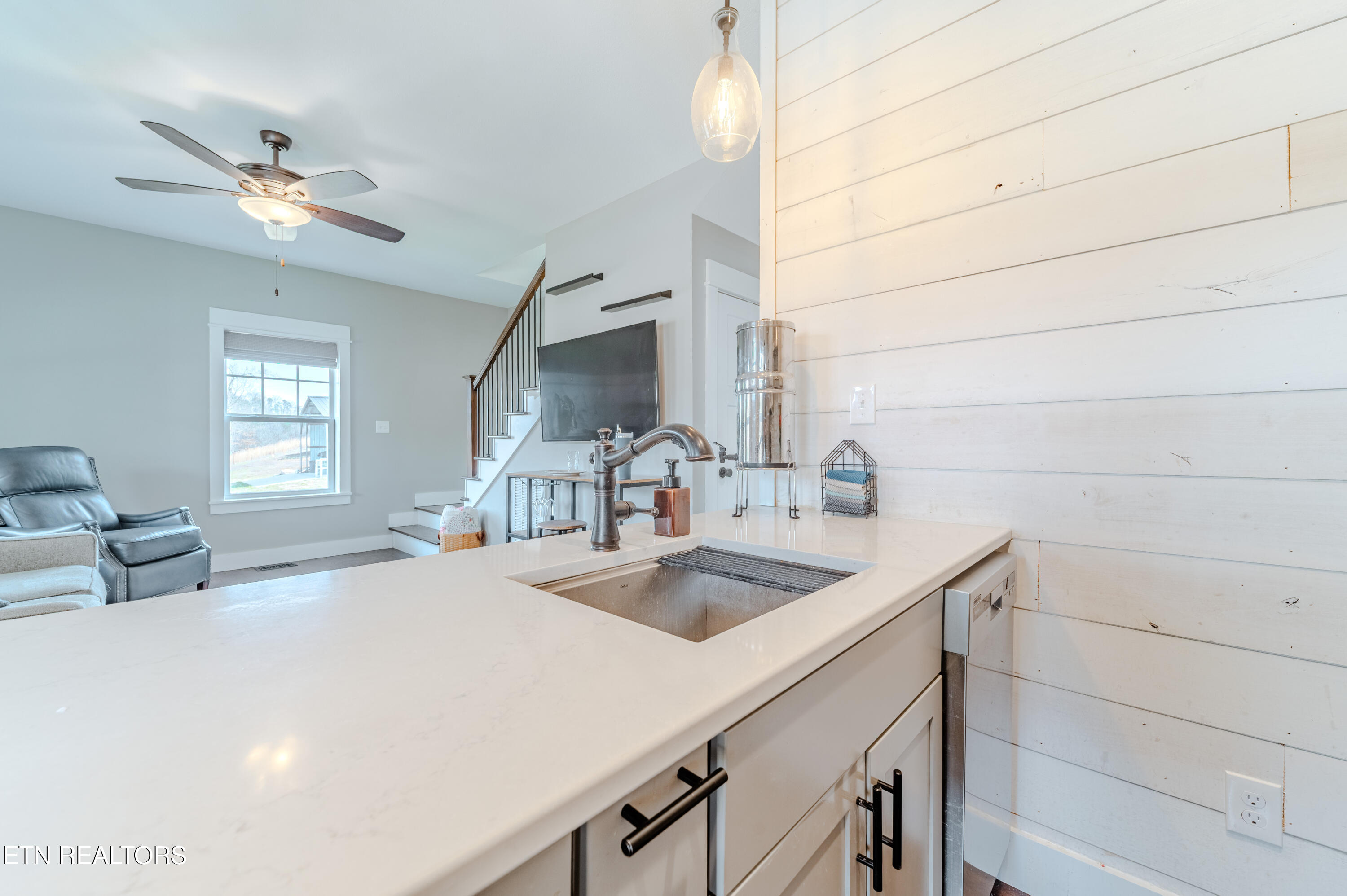 718 Offutt Road Clinton, TN 37716 - Photo 11 of 57 718-OFFUTT-inside-21