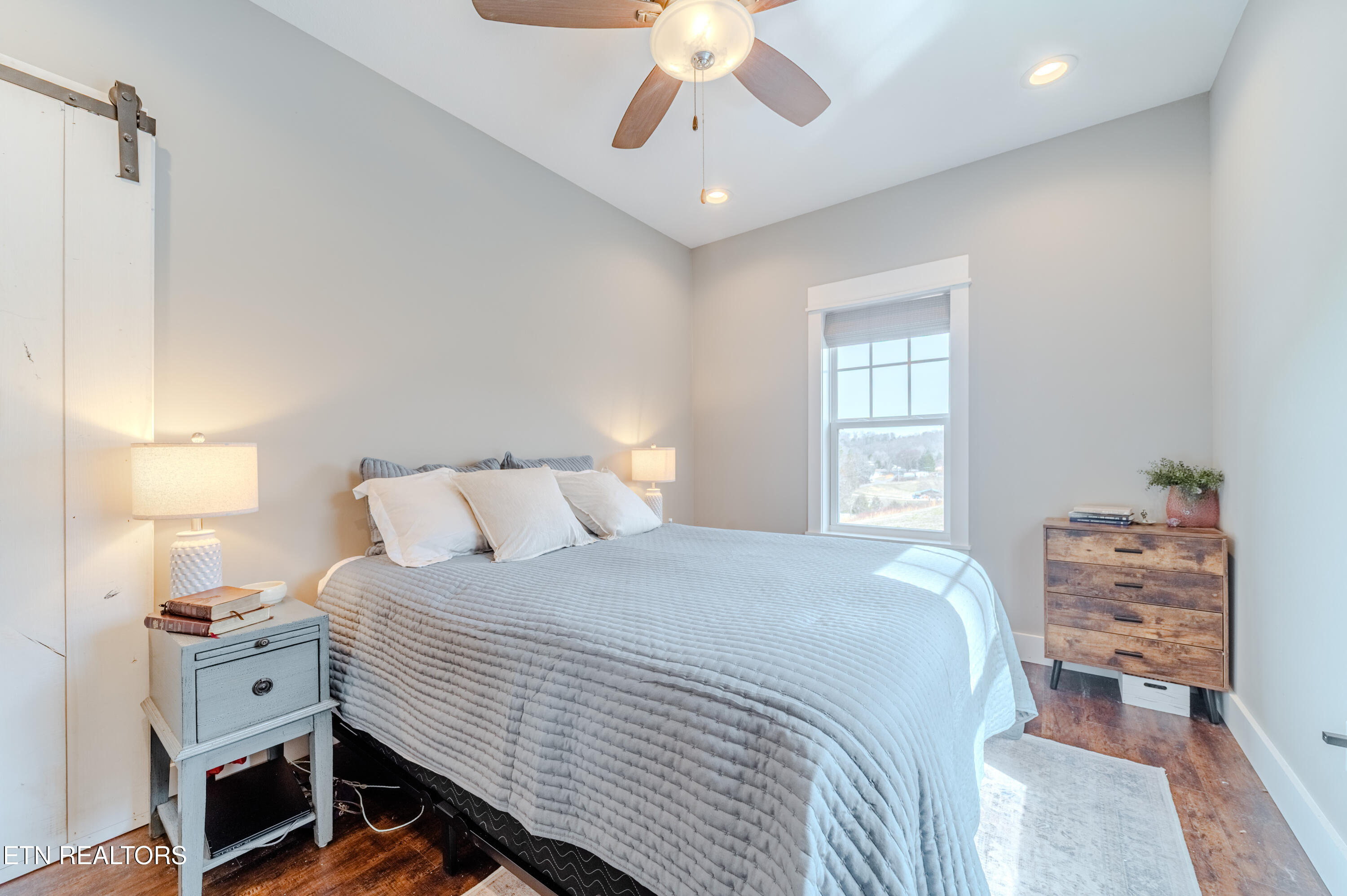 718 Offutt Road Clinton, TN 37716 - Photo 15 of 57 718-OFFUTT-inside-26