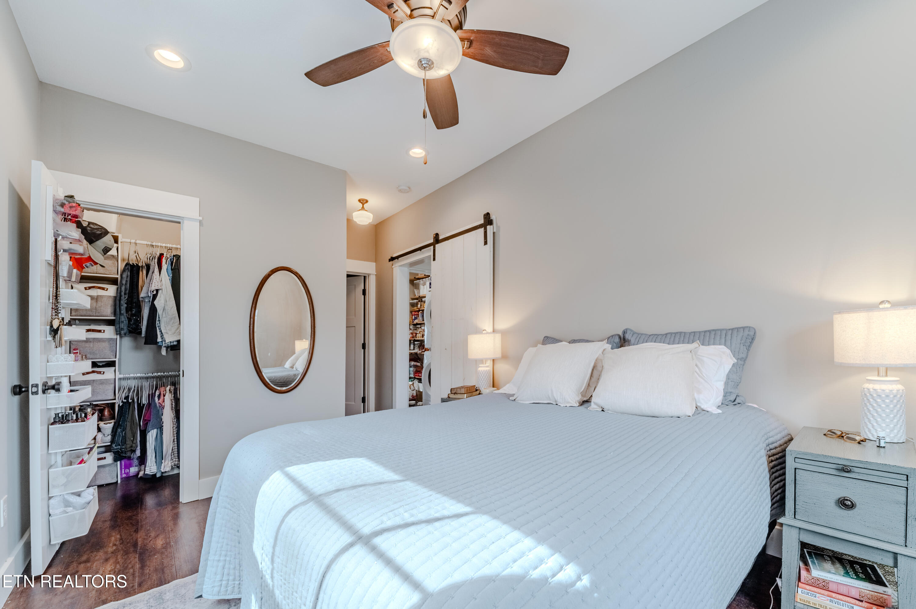 718 Offutt Road Clinton, TN 37716 - Photo 16 of 57 718-OFFUTT-inside-27