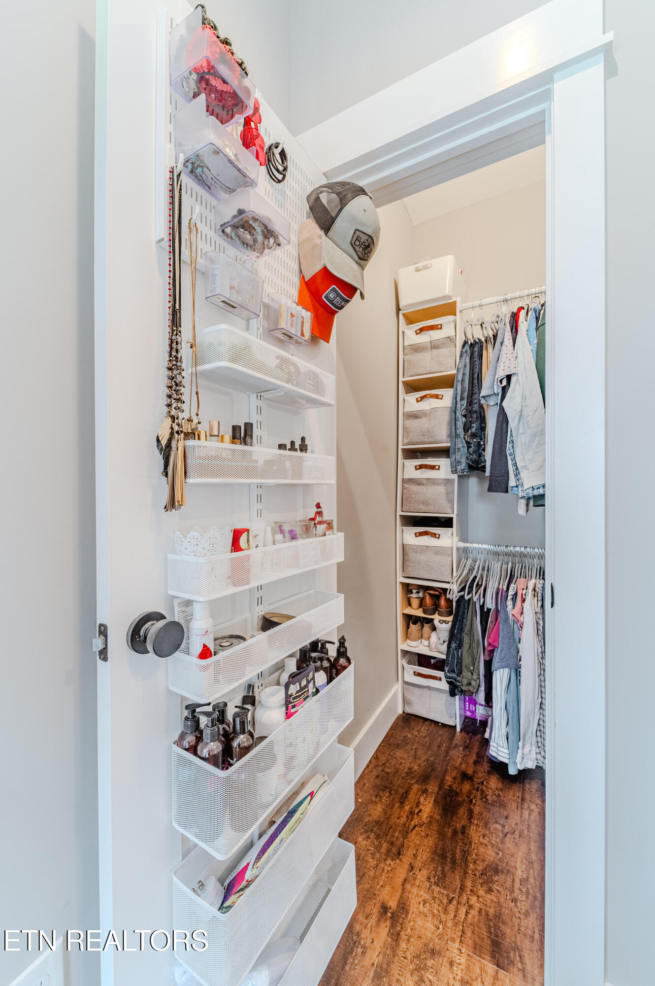 718 Offutt Road Clinton, TN 37716 - Photo 21 of 57 718-OFFUTT-inside-28