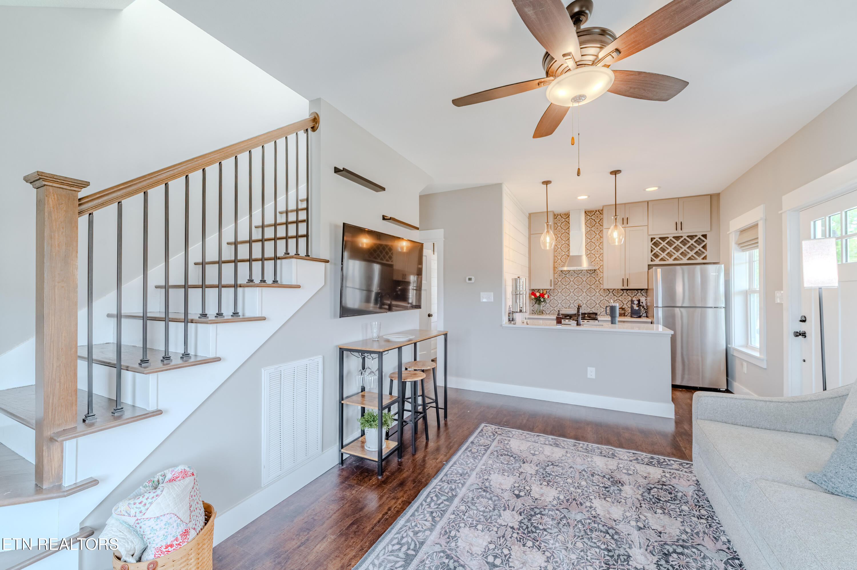 718 Offutt Road Clinton, TN 37716 - Photo 26 of 57 718-OFFUTT-inside-18