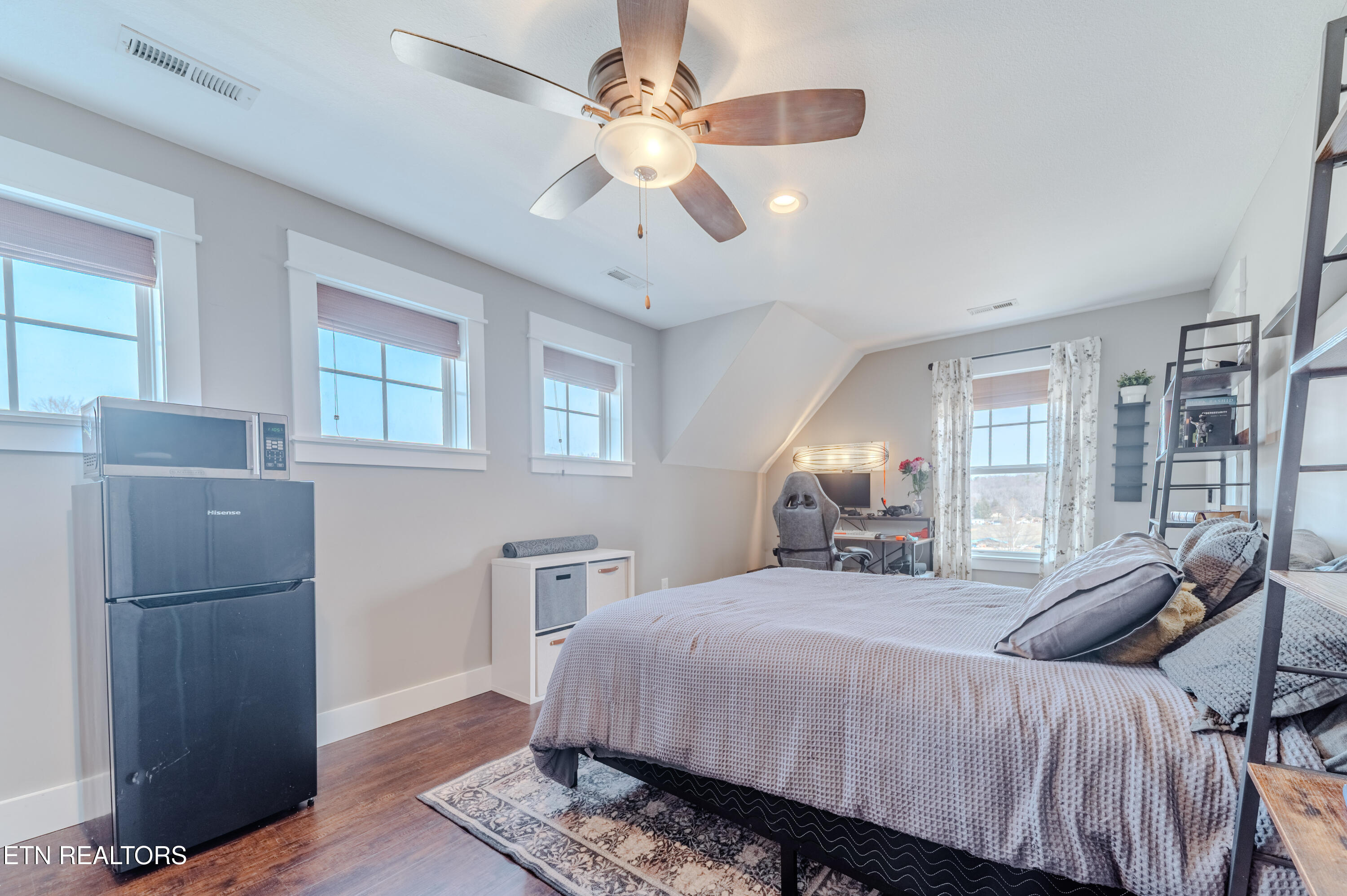 718 Offutt Road Clinton, TN 37716 - Photo 31 of 57 718-OFFUTT-inside-2