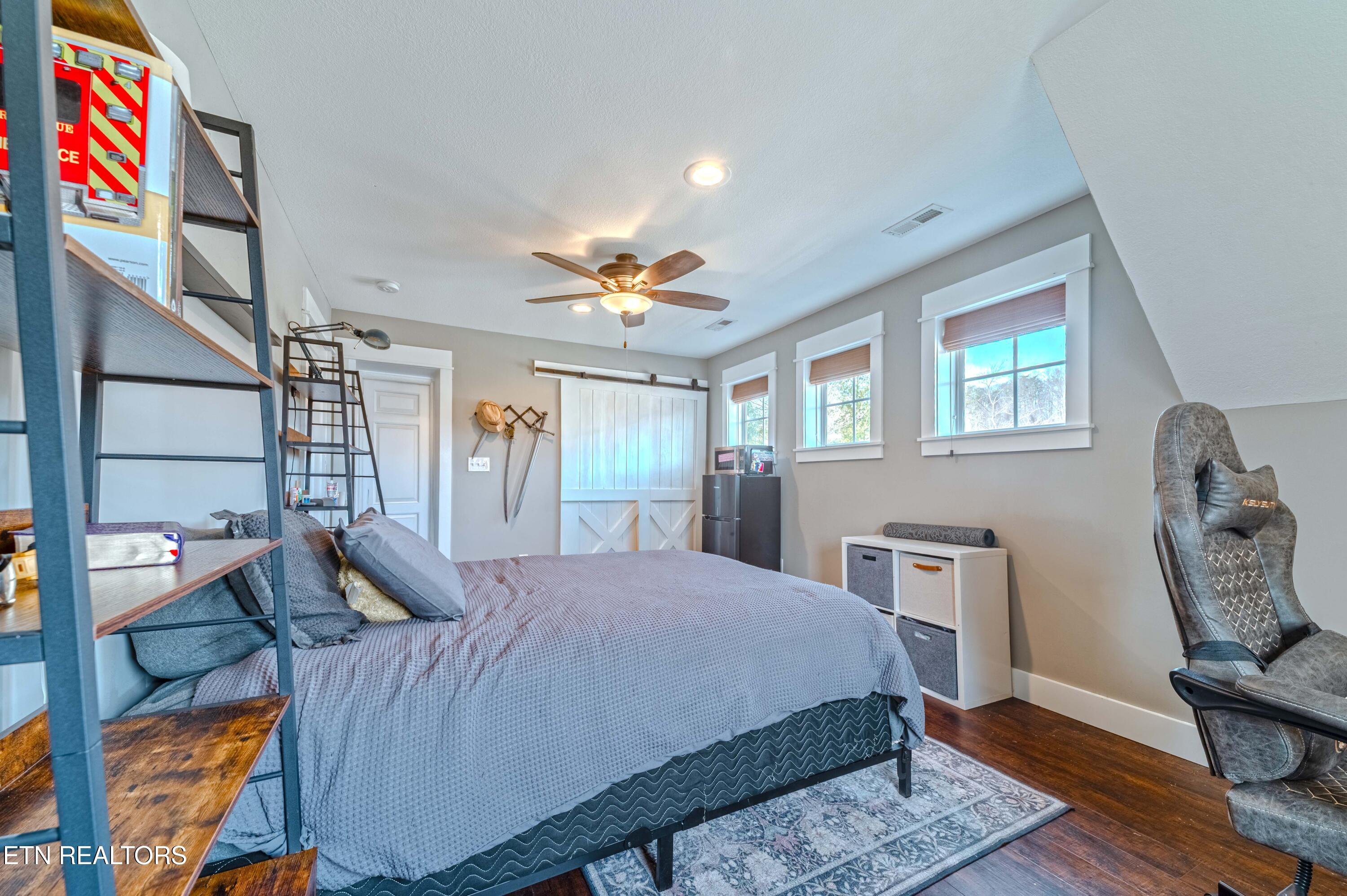 718 Offutt Road Clinton, TN 37716 - Photo 34 of 57 718-OFFUTT-Upstairsroom