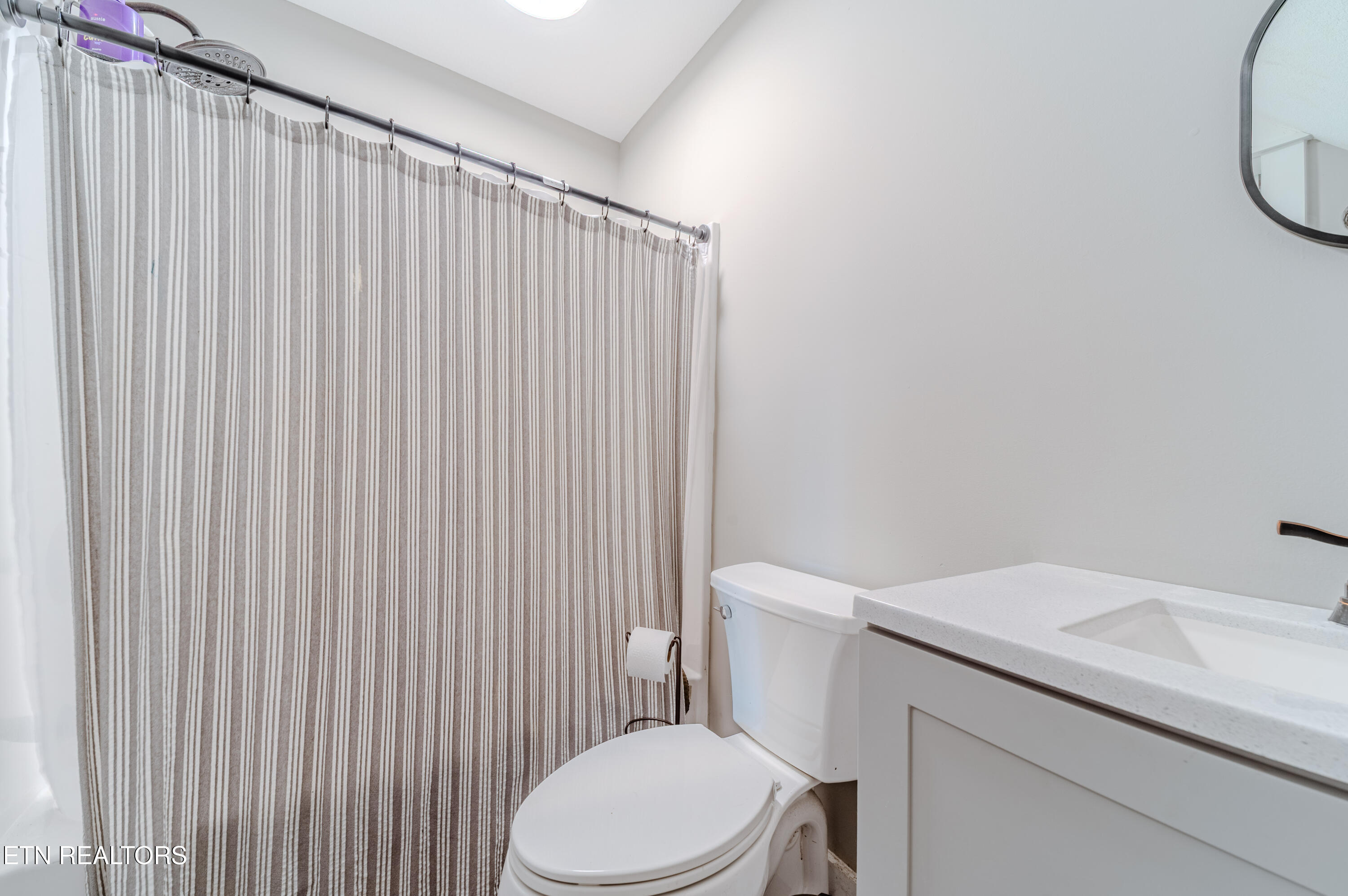 718 Offutt Road Clinton, TN 37716 - Photo 36 of 57 718-OFFUTT-inside-9