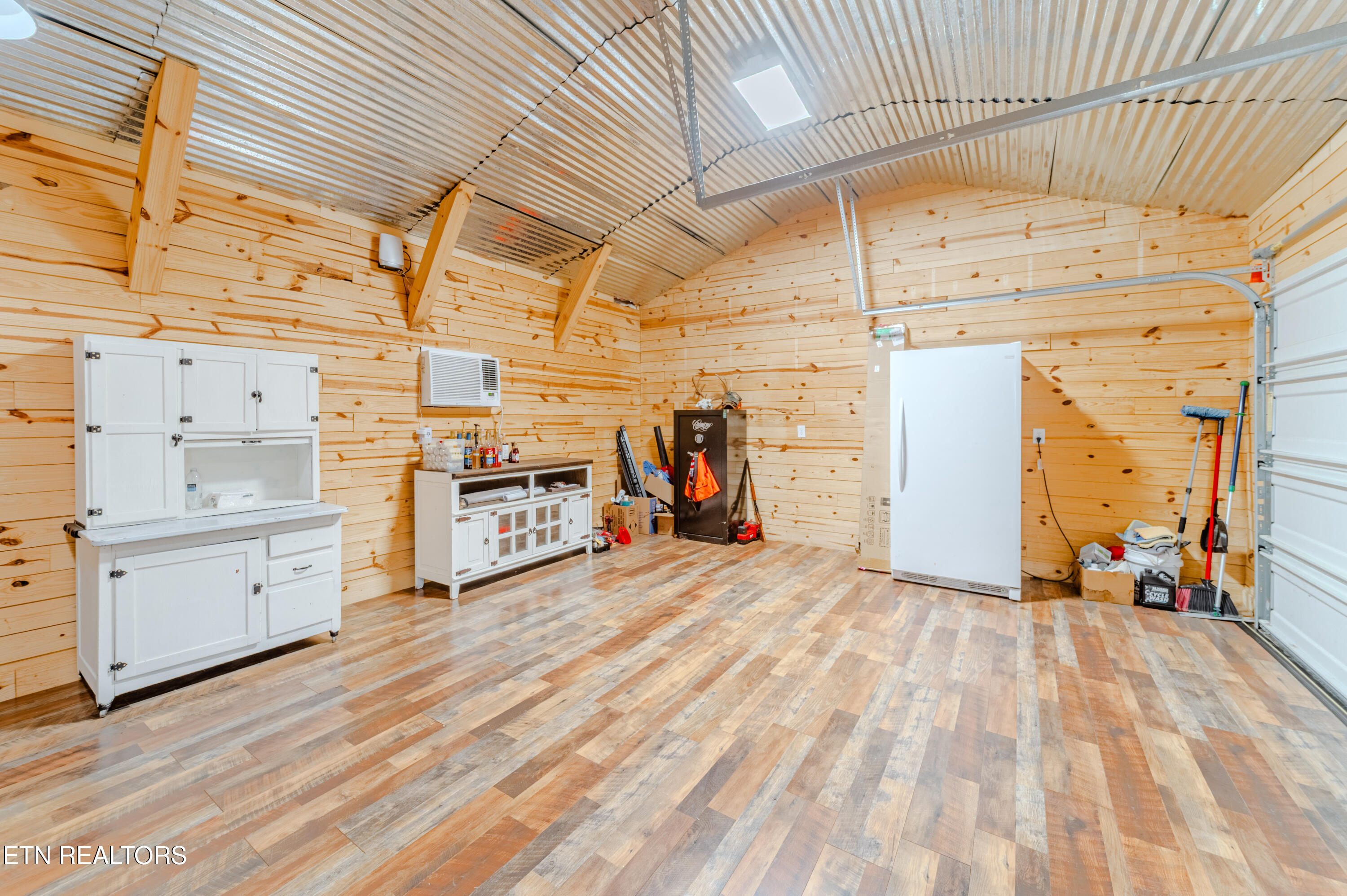 718 Offutt Road Clinton, TN 37716 - Photo 39 of 57 718-OFFUTT-inside-38