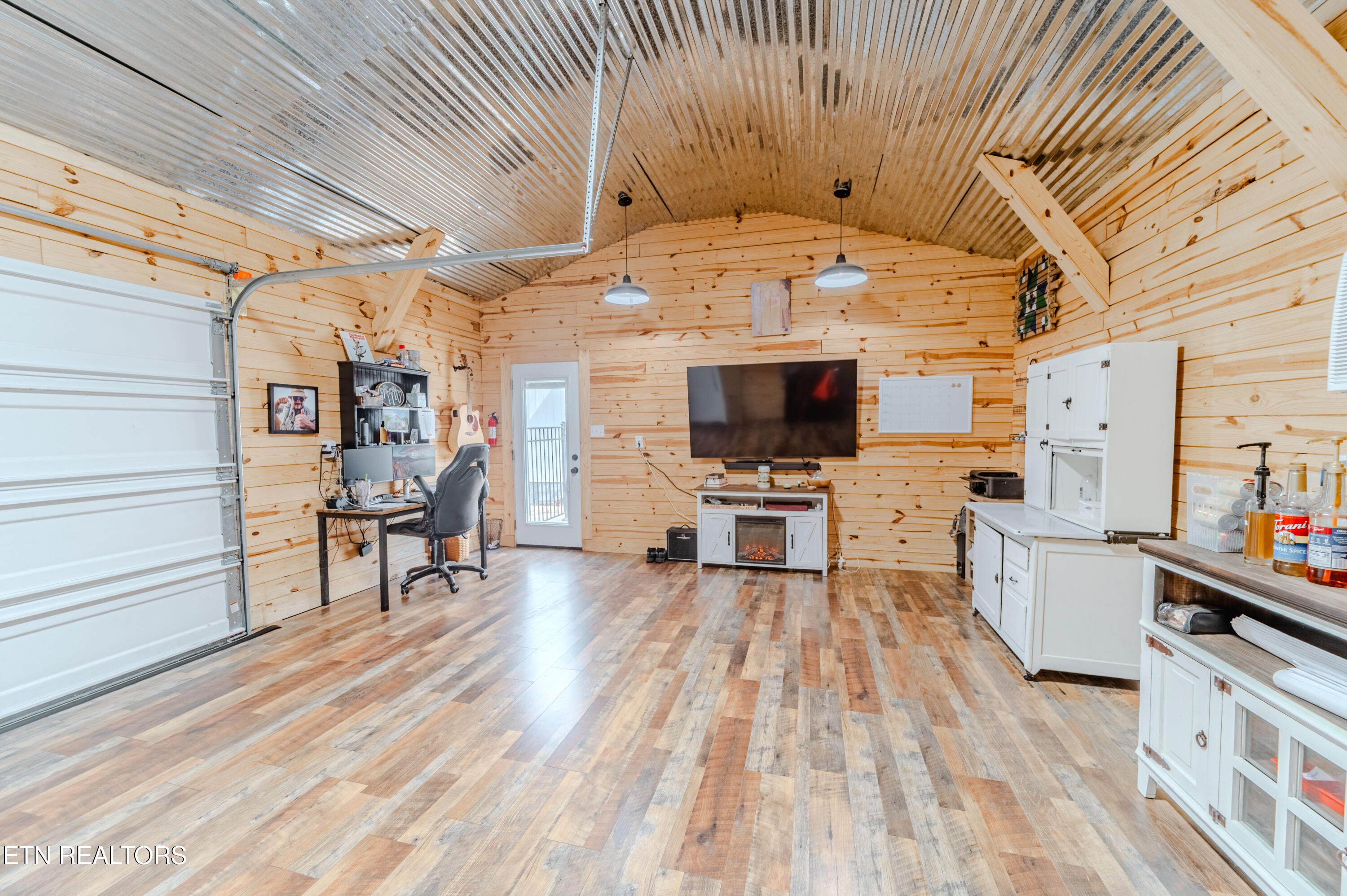718 Offutt Road Clinton, TN 37716 - Photo 40 of 57 718-OFFUTT-inside-39