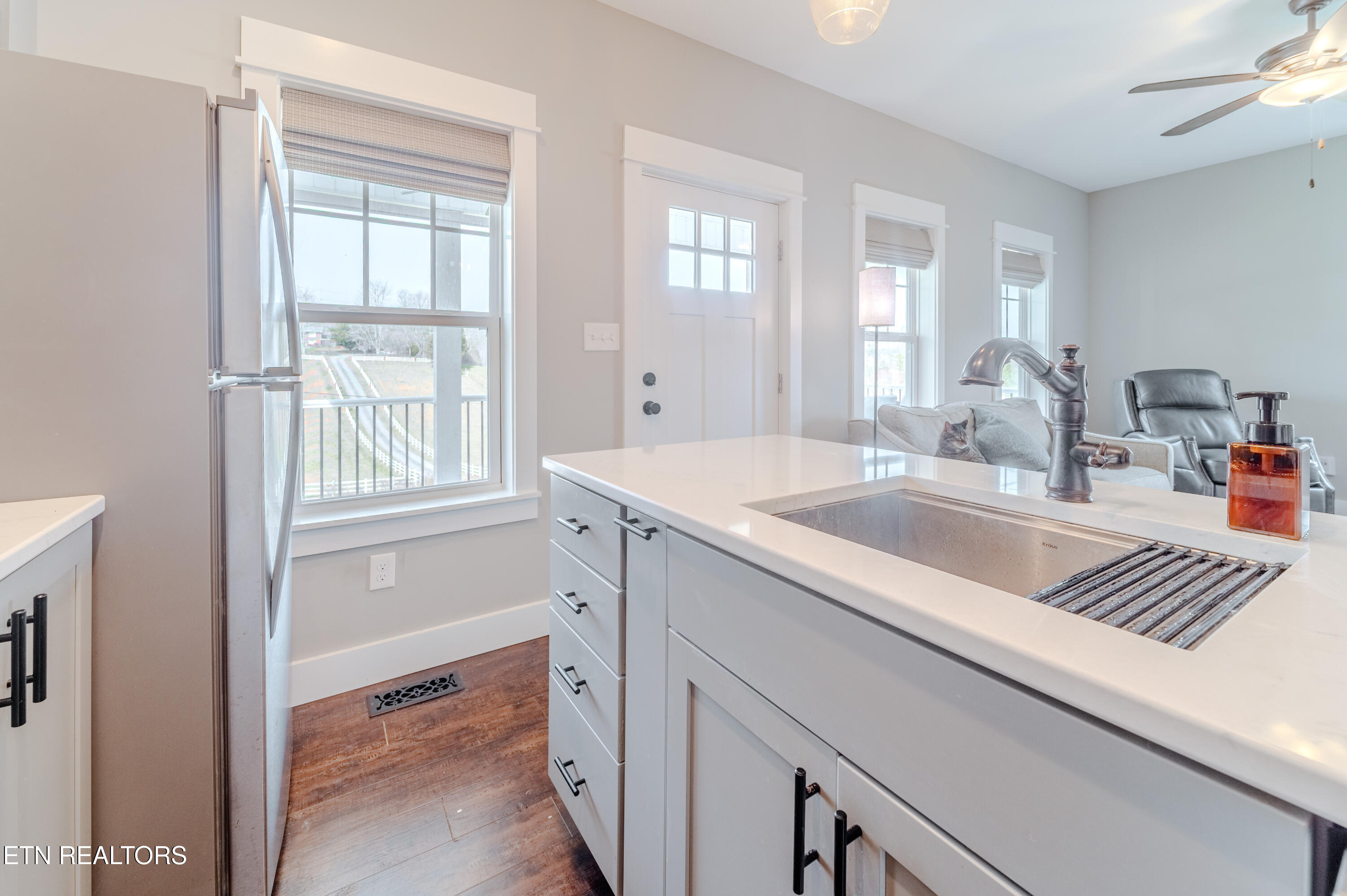718 Offutt Road Clinton, TN 37716 - Photo 10 of 57 718-OFFUTT-inside-23