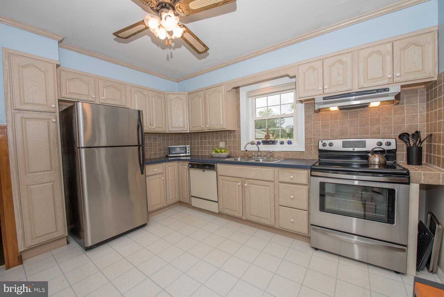 206 Becker Road North Wales, PA 19454 - Photo 8 of 26 Gallery Image 8