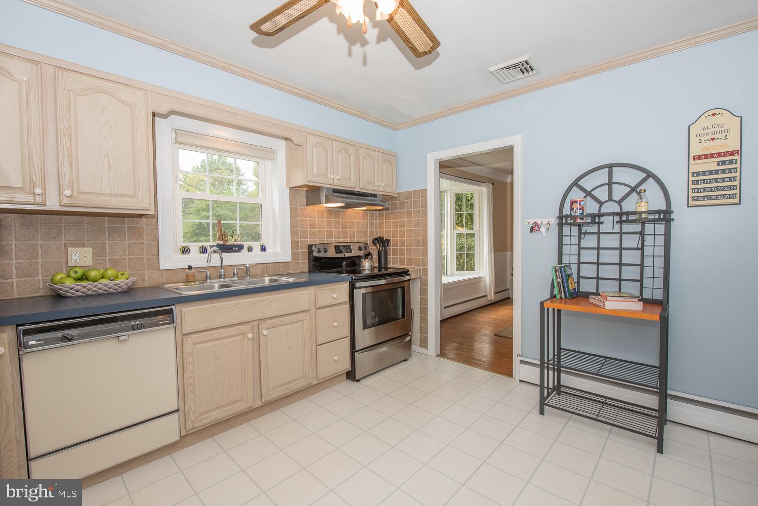 206 Becker Road North Wales, PA 19454 - Photo 9 of 26 Gallery Image 9