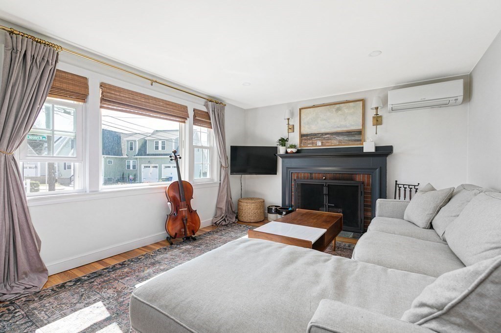 21 Glenhaven Road Boston, MA 02132 - Photo 11 of 33 Gallery Image 11