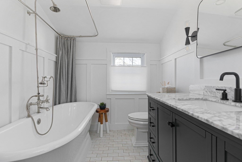 21 Glenhaven Road Boston, MA 02132 - Photo 15 of 33 Gallery Image 15