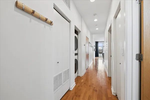 $329,900 | 4420 North Clark Street, Unit 302, Chicago, IL 60640