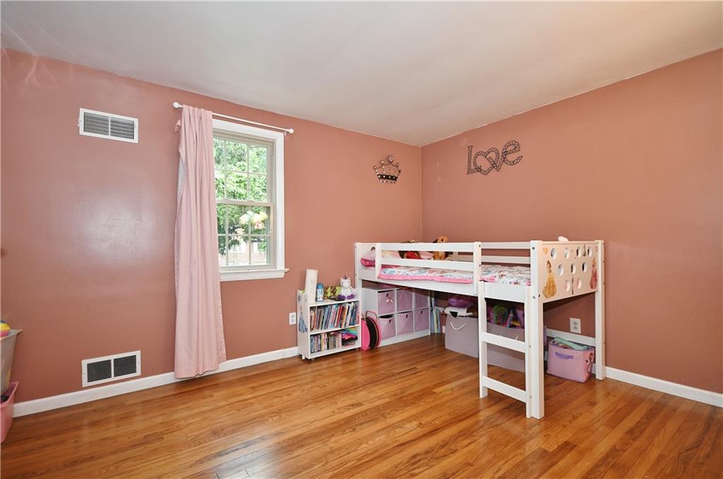 347 East Bruceton Road Pittsburgh, PA 15236 - Photo 18 of 25 Gallery Image 18