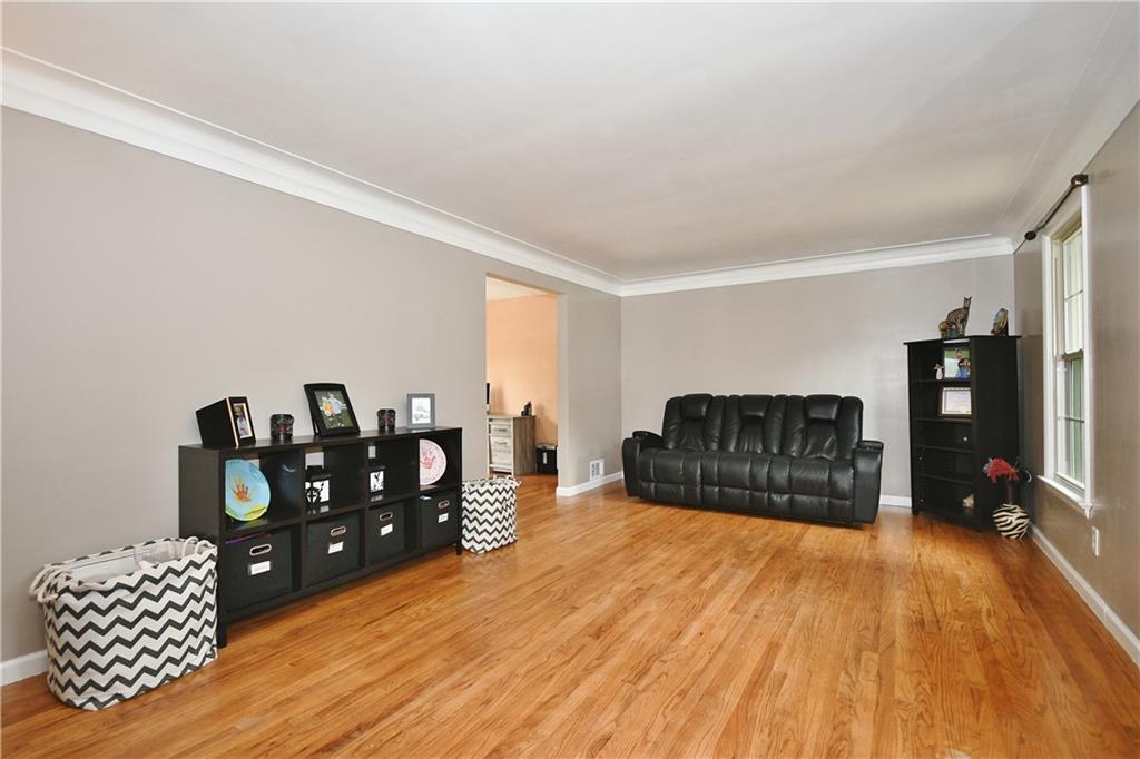 347 East Bruceton Road Pittsburgh, PA 15236 - Photo 3 of 25 Gallery Image 3